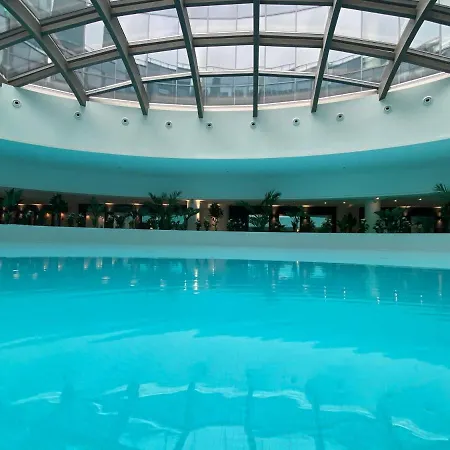 Hanza Tower High Floor Swimming Pool & Apartment *