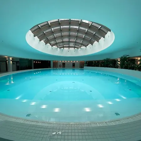 Hanza Tower High Floor Swimming Pool & Daire *