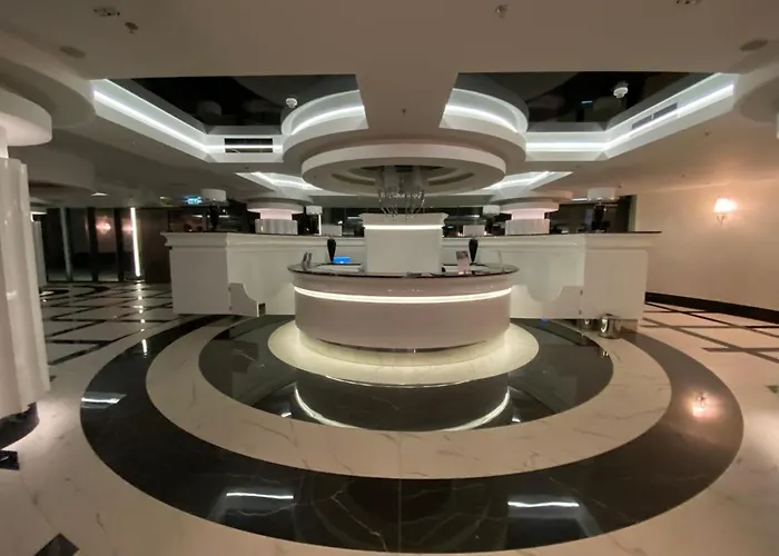 Hanza Tower High Floor Swimming Pool & Appartement *