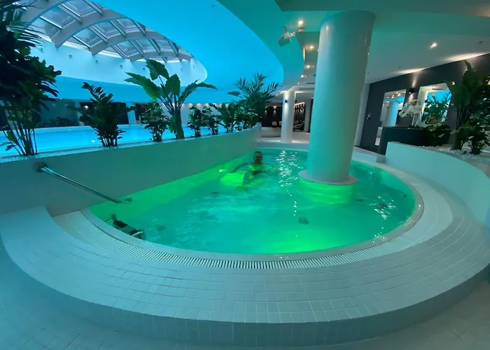 Hanza Tower High Floor Swimming Pool & Lejlighed *