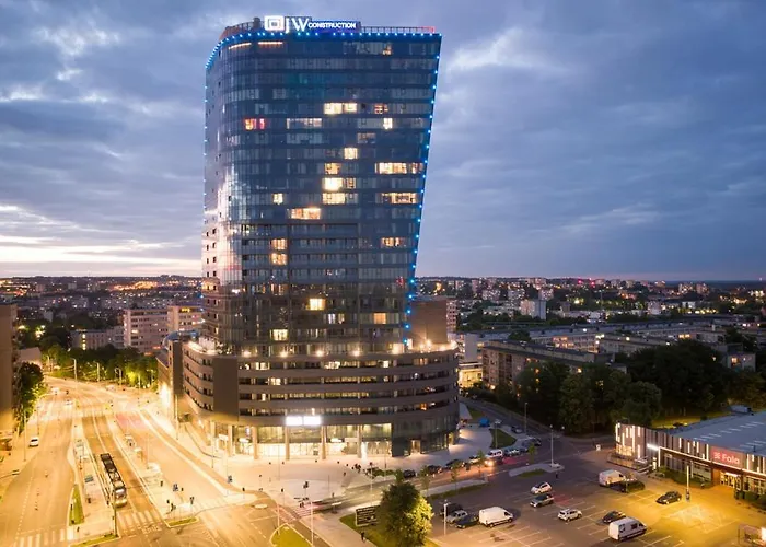 Hanza Tower High Floor Swimming Pool & Apartment *